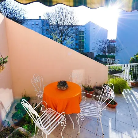 Venus Apartment *